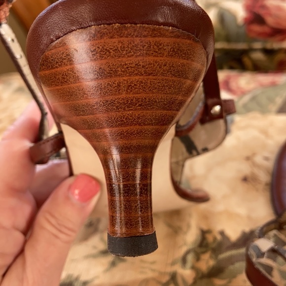 New heel Taps on Brown strappy sandals with wooden heel - Picture 6 of 8